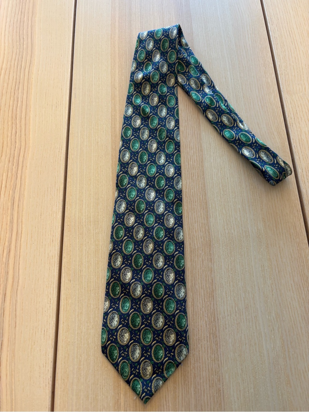 CHRISTIAN DIOR, 100% Silk tie!